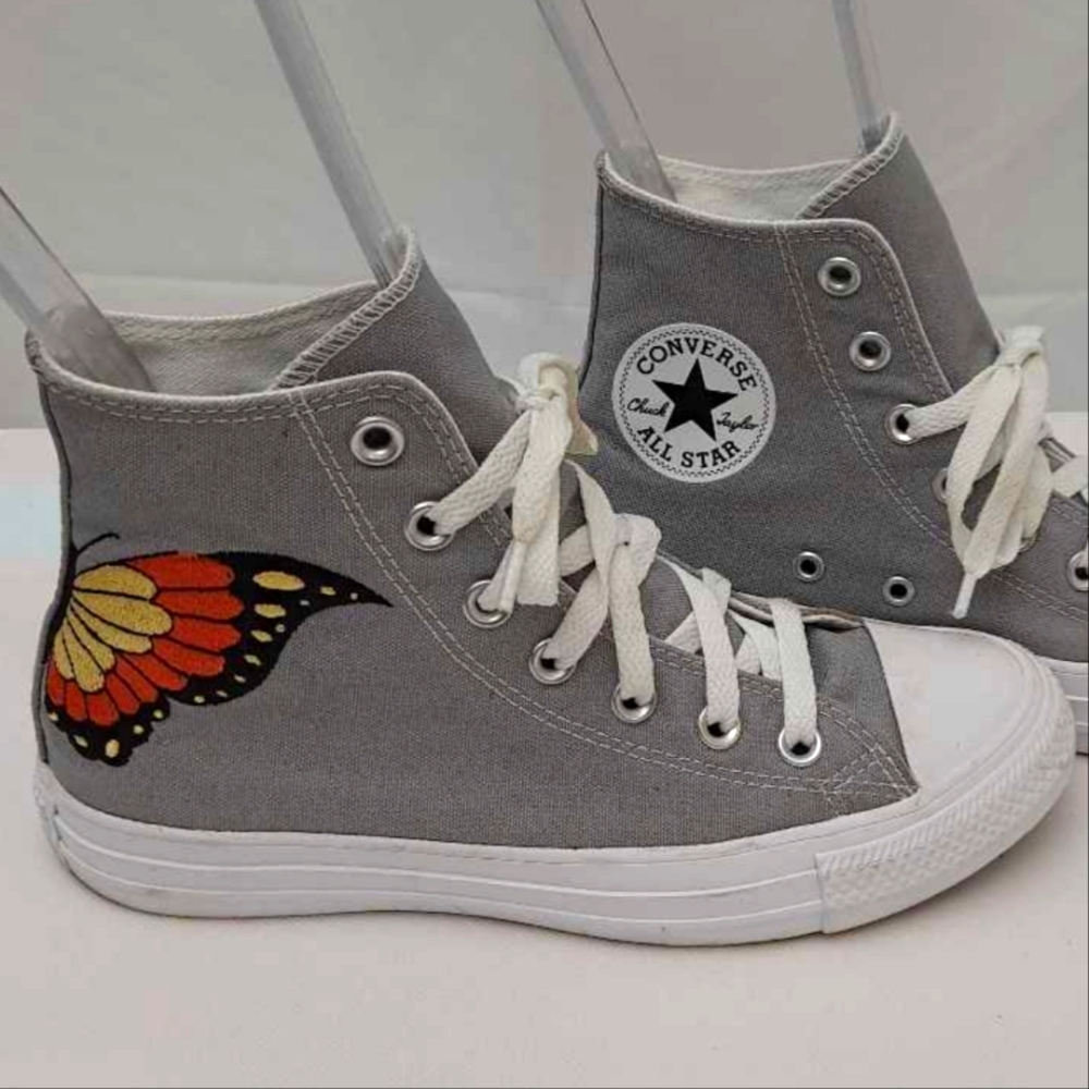 Converse Light Grey Hightops Sz 7 Womens  Sz 5 Mens Butterfly 🦋